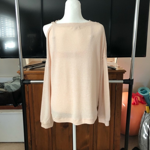 Peyton Primrose Shoulder Cut Out Sweater size Large - Picture 4 of 10